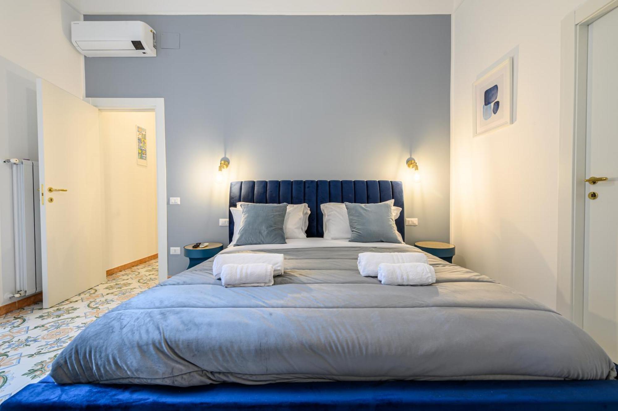 Guest House 121 Charming Apartment 那不勒斯 外观 照片