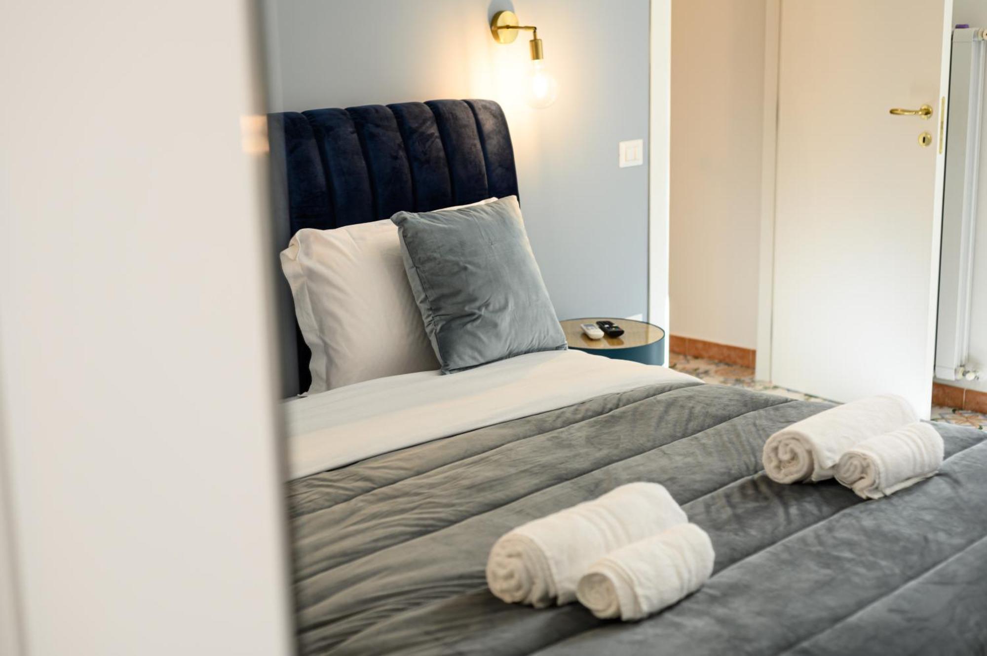 Guest House 121 Charming Apartment 那不勒斯 外观 照片