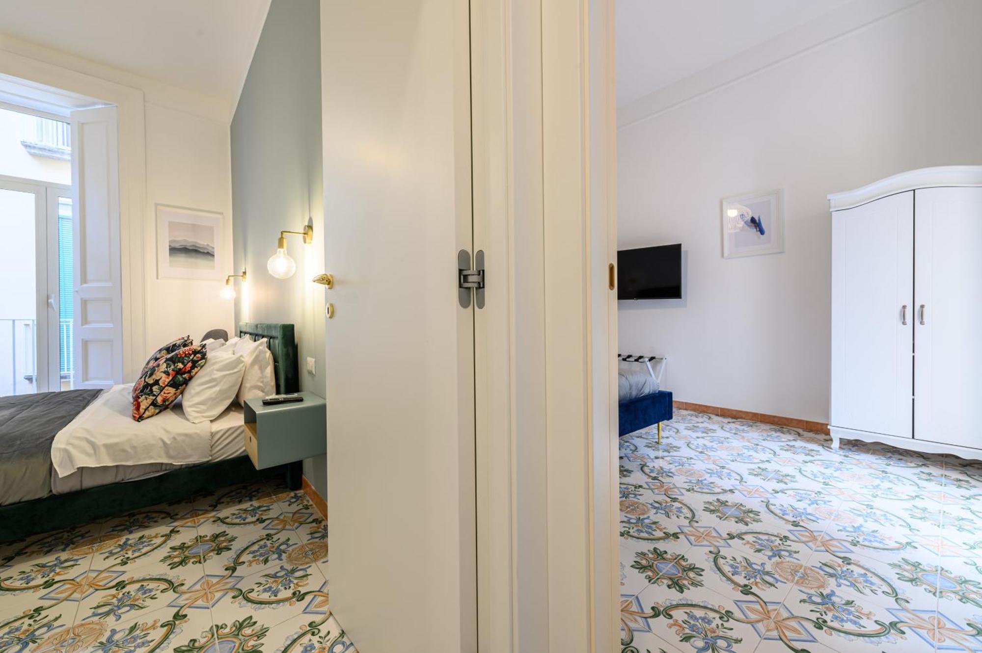 Guest House 121 Charming Apartment 那不勒斯 外观 照片